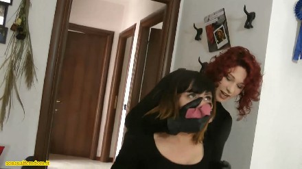 girl girl chloroform with leather gloves on